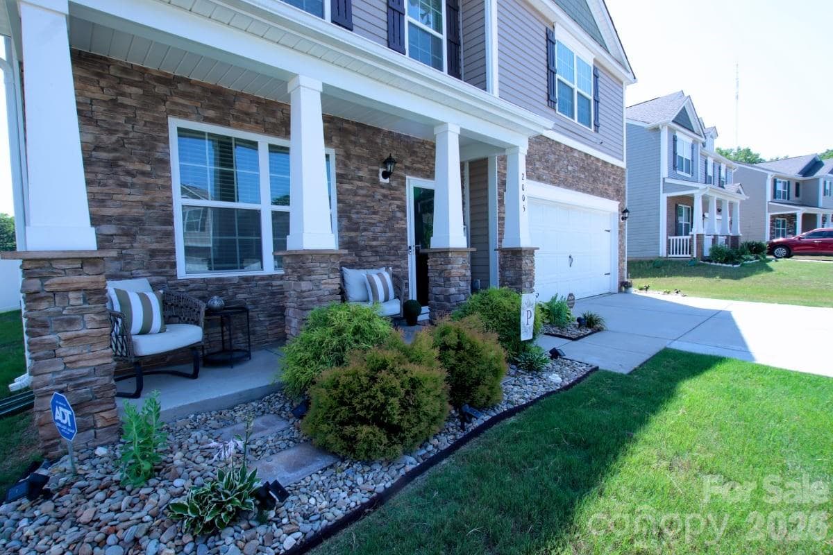 Single Family Residence at 2005 Mariah Glen Court, Charlotte, photo 4 of 36