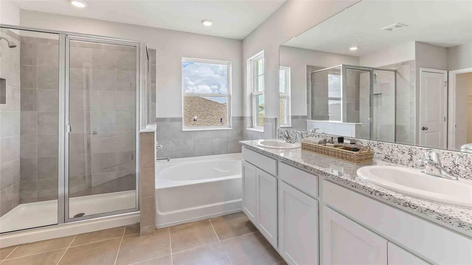 Single Family Residence at 32661 DULUTH DR, WESLEY CHAPEL, photo 11 of 15