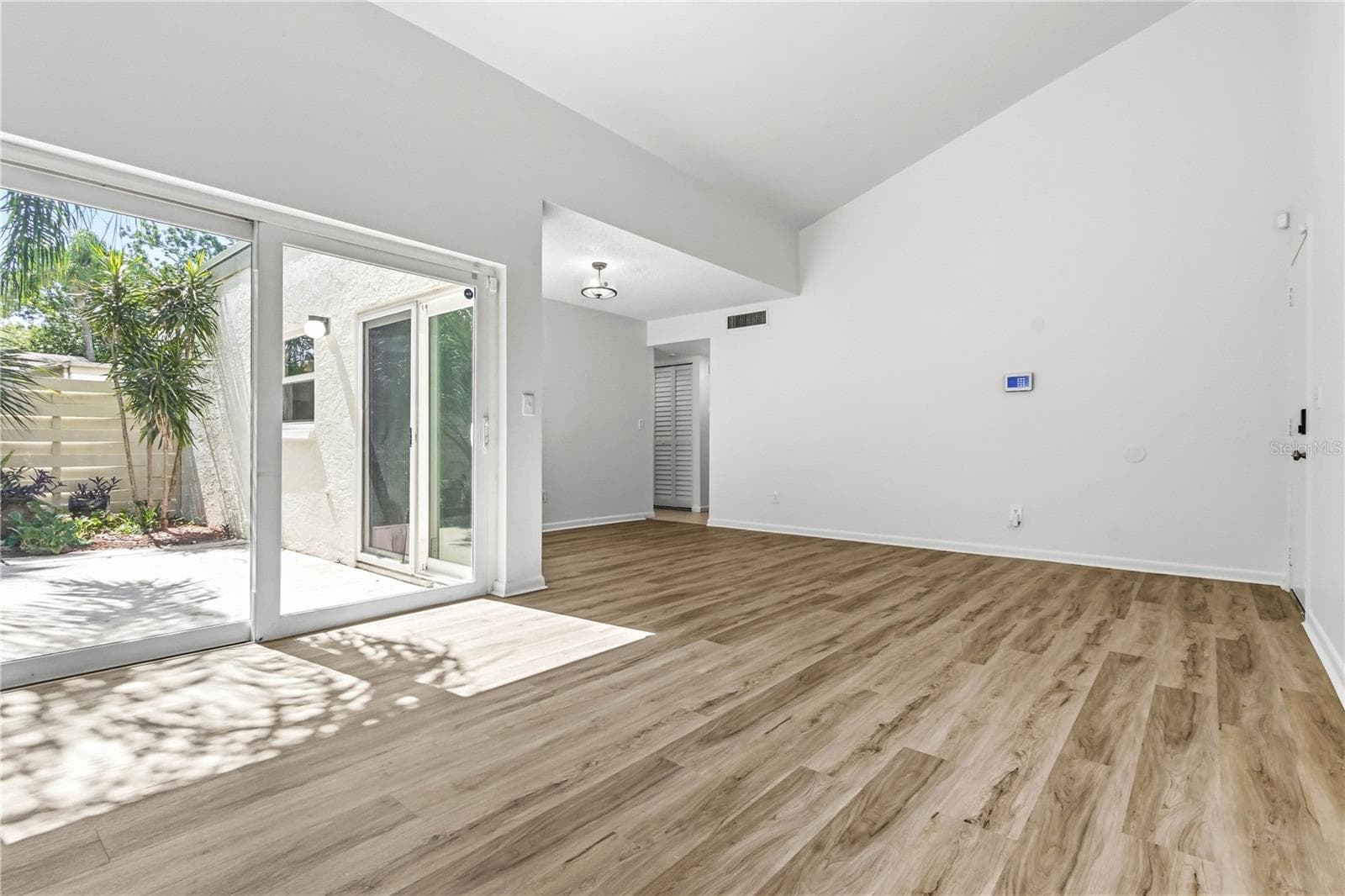Villa at 2628 CEDAR VIEW CT, CLEARWATER, photo 5 of 24