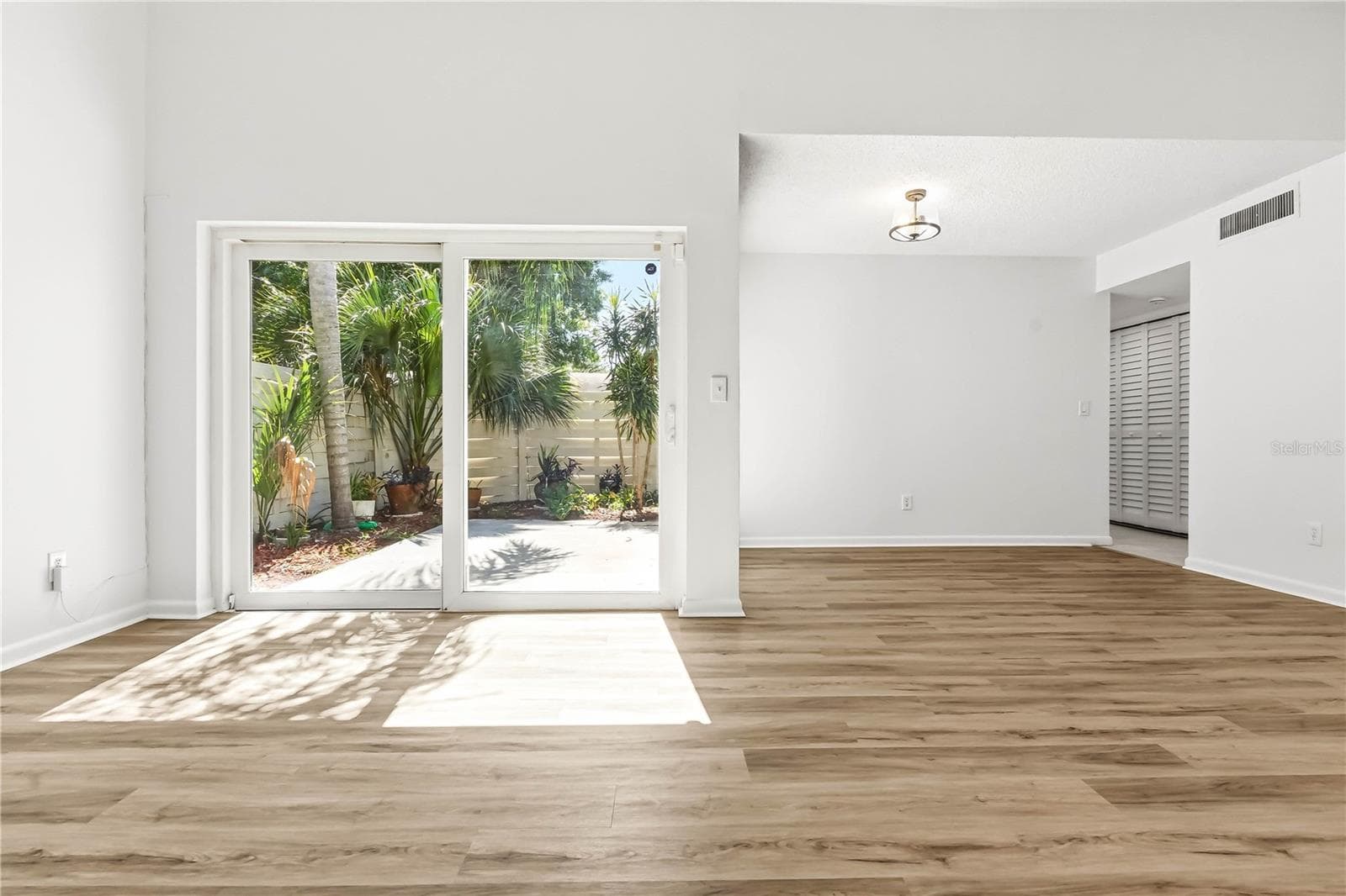 Villa at 2628 CEDAR VIEW CT, CLEARWATER, photo 9 of 24