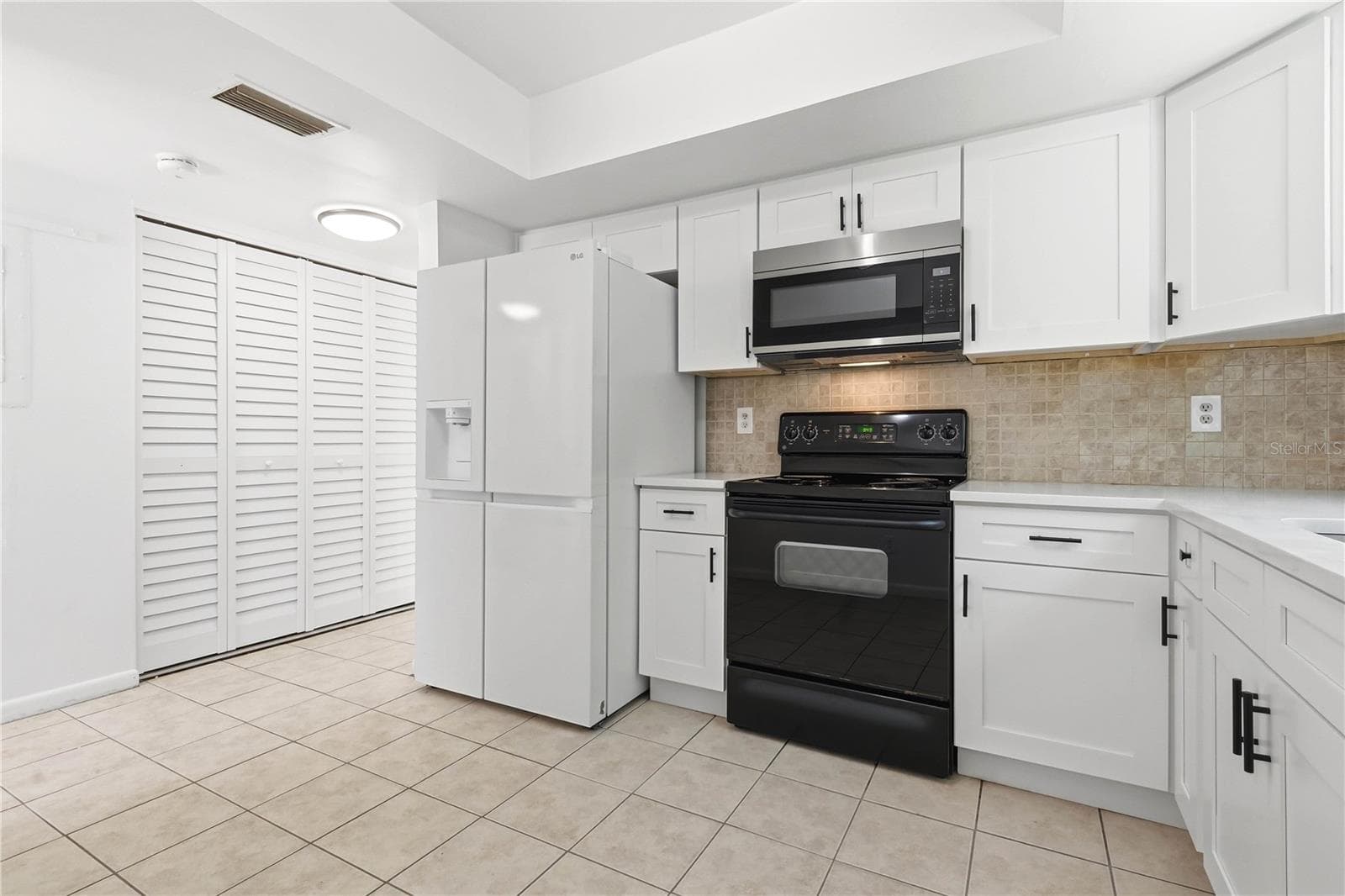 Villa at 2628 CEDAR VIEW CT, CLEARWATER, photo 18 of 24