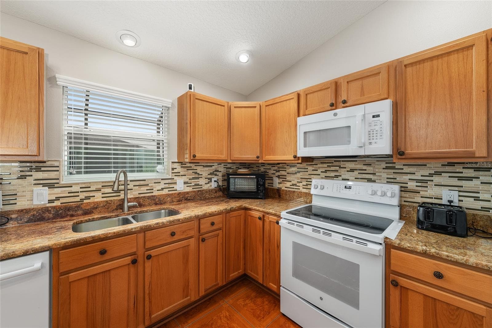 Single Family Residence at 2446 HOPESPRING LOOP, THE VILLAGES, photo 17 of 53
