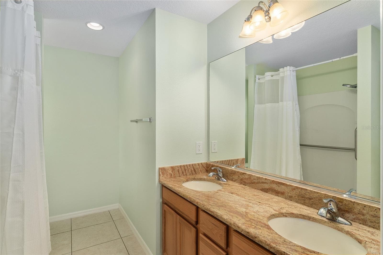 Single Family Residence at 2446 HOPESPRING LOOP, THE VILLAGES, photo 22 of 53