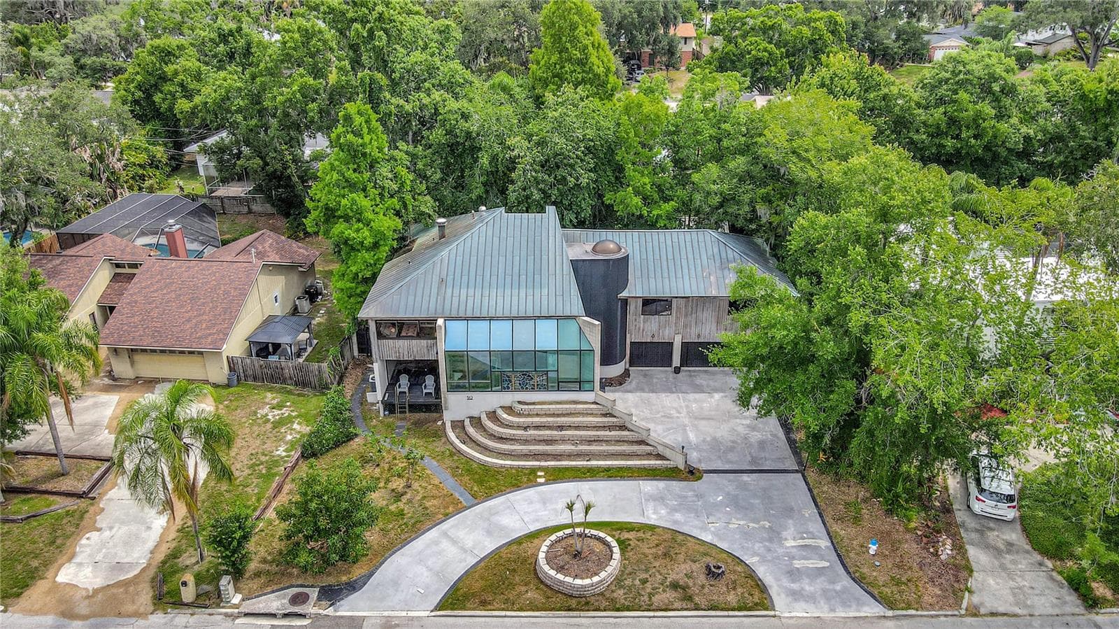 Single Family Residence at 312 S RIVERHILLS DR, TAMPA, photo 4 of 100