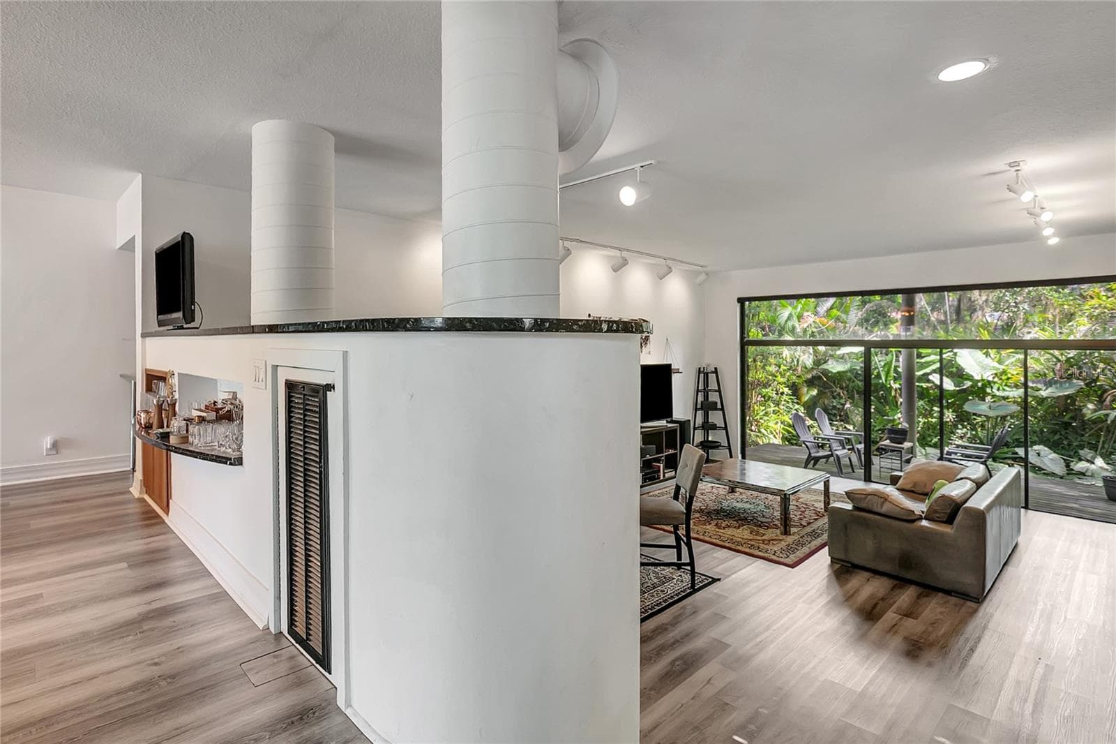Single Family Residence at 312 S RIVERHILLS DR, TAMPA, photo 14 of 100