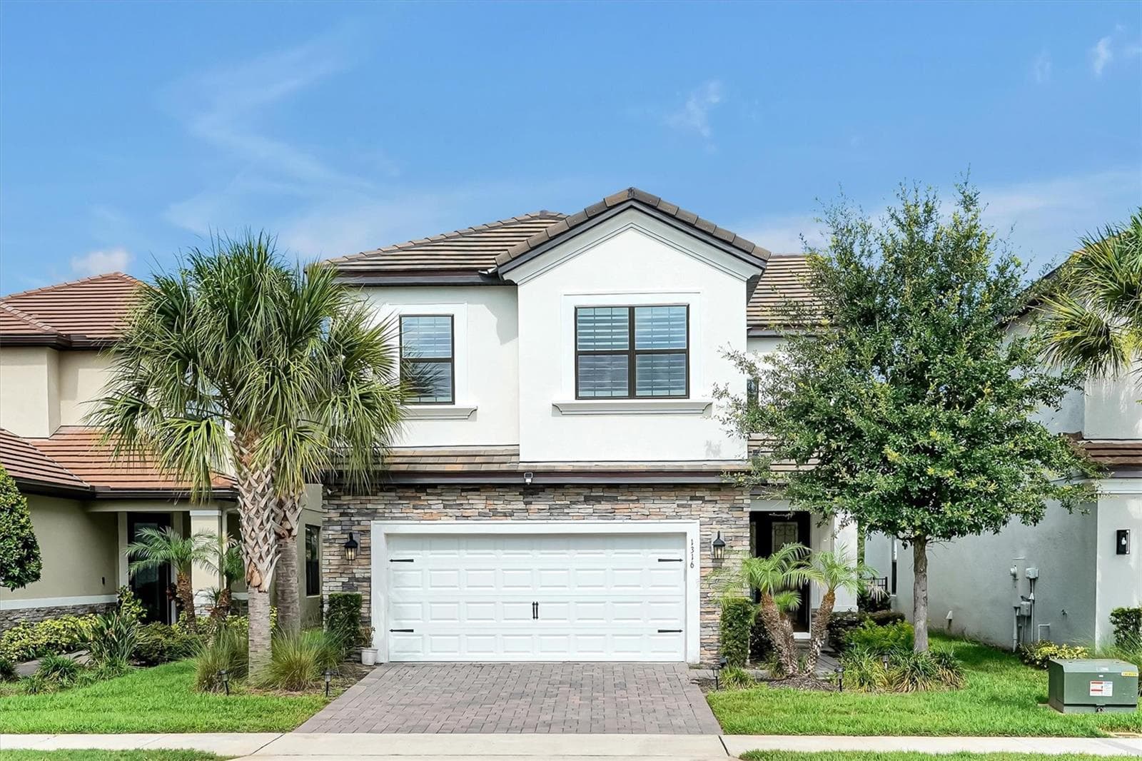 1316 BLUE STEM LN