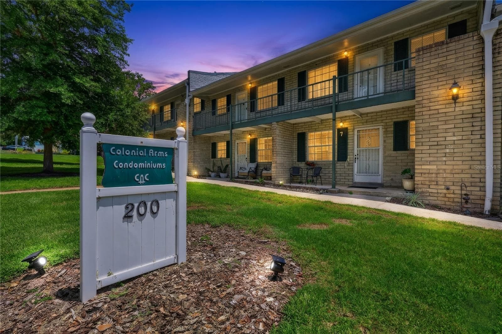200 E 10TH AVE #8