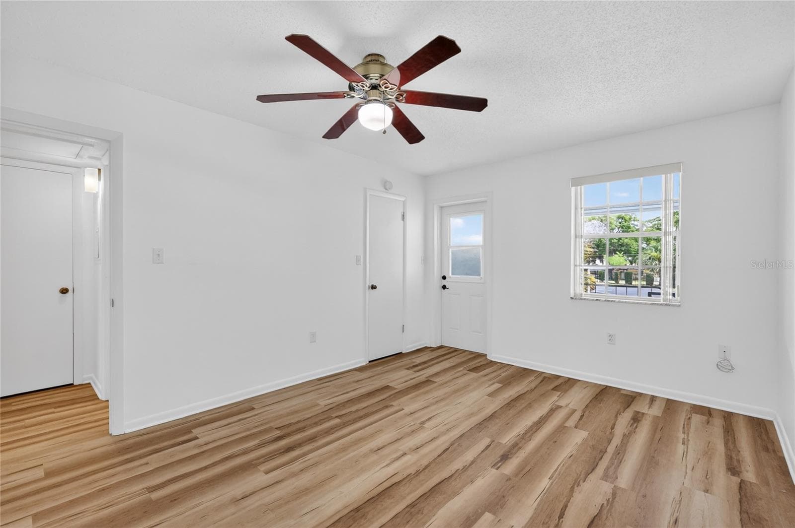 Condominium at 200 E 10TH AVE #8, MOUNT DORA, photo 16 of 34