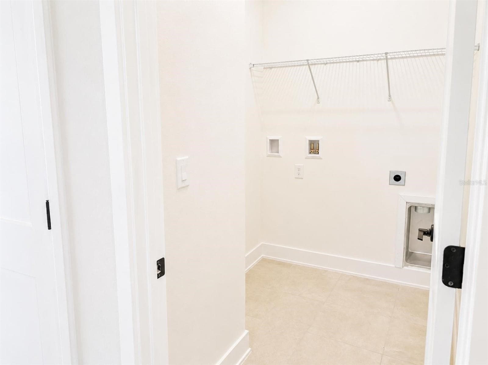 Virtually enhanced - 247 VERNY GROVE LN, LEESBURG