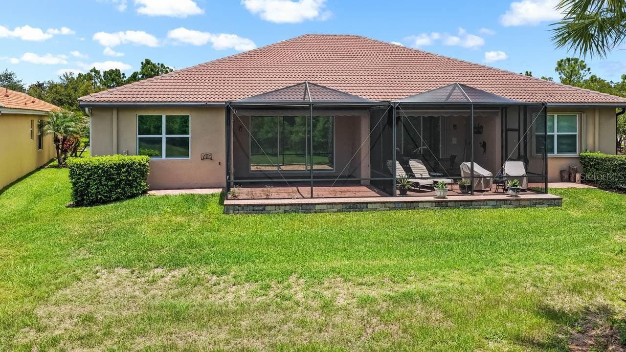 Back of House - 15665 AURORA LAKE CIR, WIMAUMA