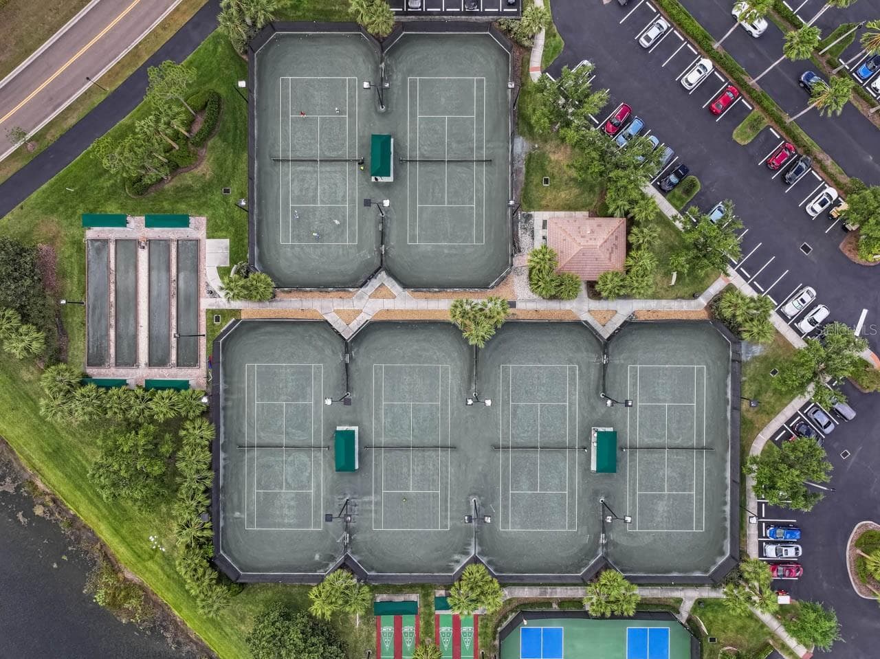 Aerial Courts - 15665 AURORA LAKE CIR, WIMAUMA
