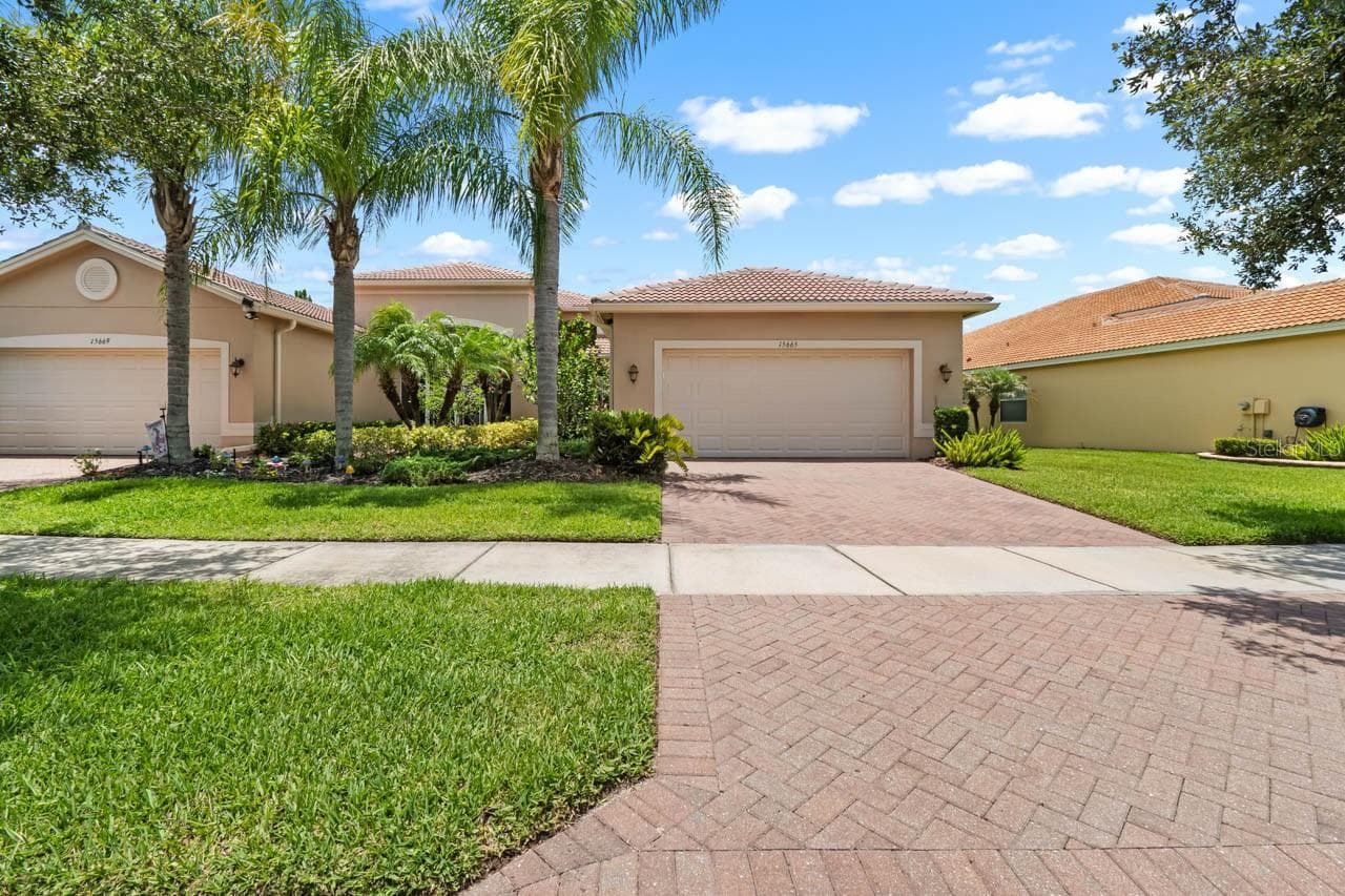 Front of House - 15665 AURORA LAKE CIR, WIMAUMA