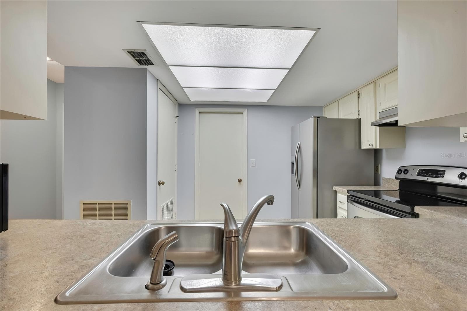 Condominium at 63 DOUGLAS ST #11, HOMOSASSA, photo 12 of 43
