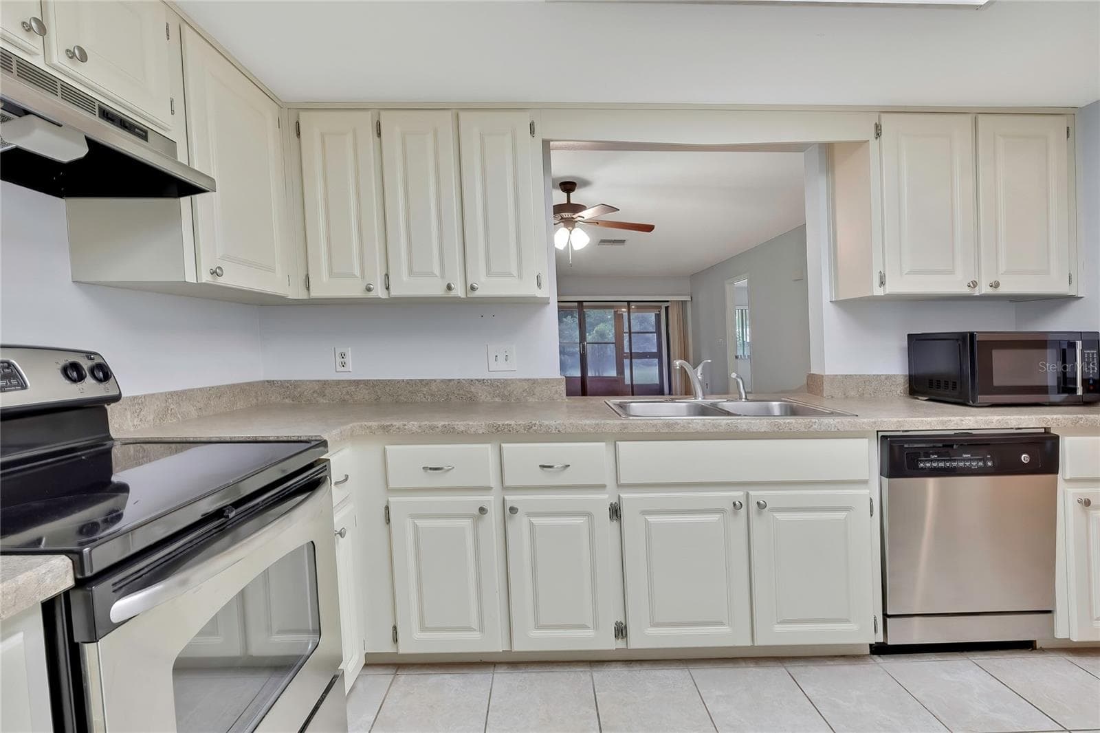 Condominium at 63 DOUGLAS ST #11, HOMOSASSA, photo 16 of 43