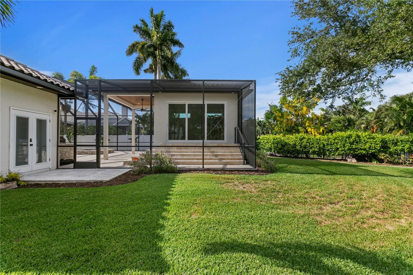 Single Family Residence at 1230 DARLINGTON OAK CIR NE, ST PETERSBURG, photo 50 of 53