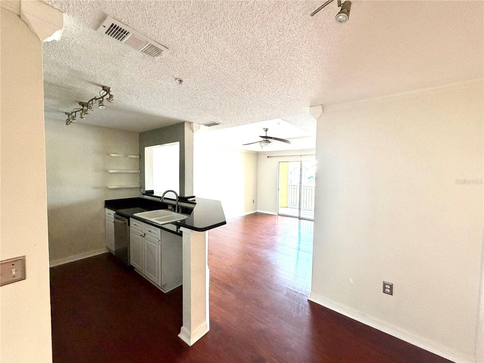 Condominium at 18001 RICHMOND PLACE DR #533, TAMPA, photo 5 of 23