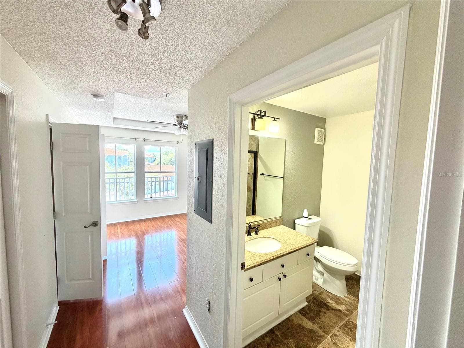Condominium at 18001 RICHMOND PLACE DR #533, TAMPA, photo 10 of 23