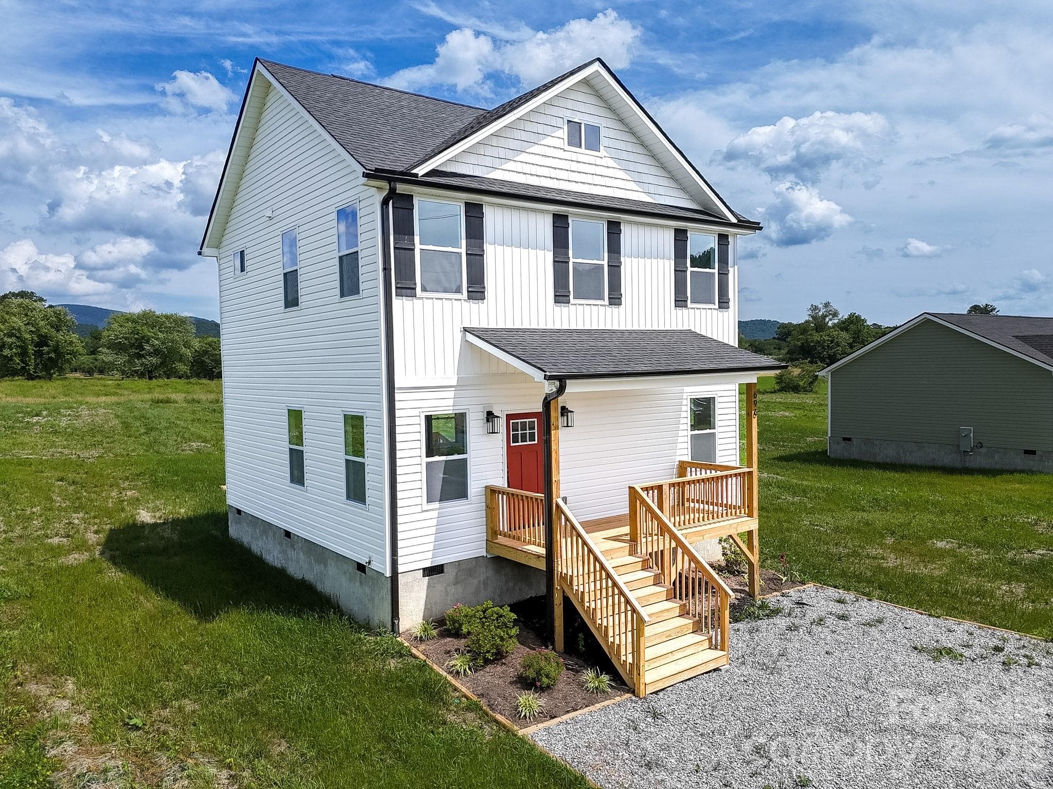 Single Family Residence at Hendersonville, photo 3 of 46