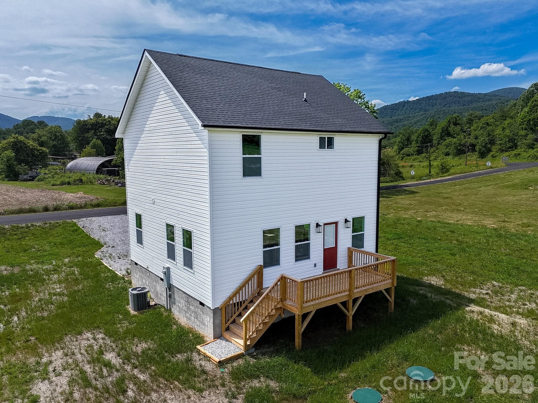 Single Family Residence at Hendersonville, photo 4 of 46