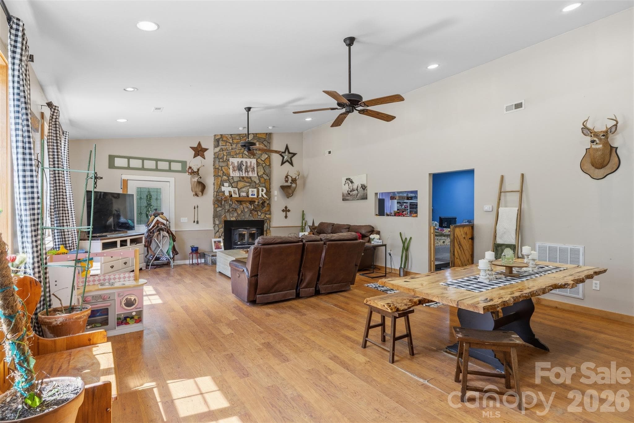 Living Room/Dining - 2269 Lee Roy Lane, Lenoir
