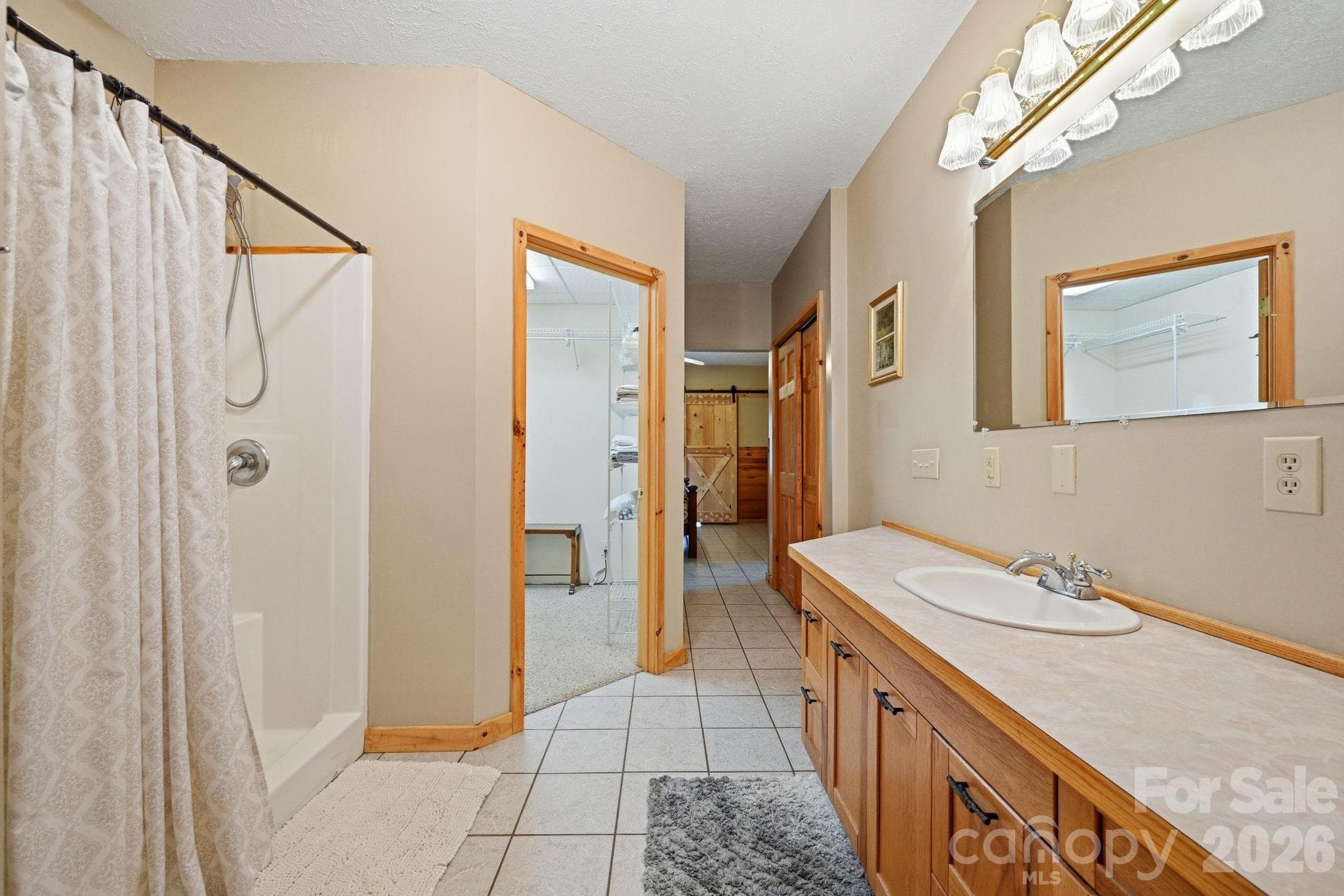 Primary Ensuite Bathroom - 605 Valley View Drive, Purlear