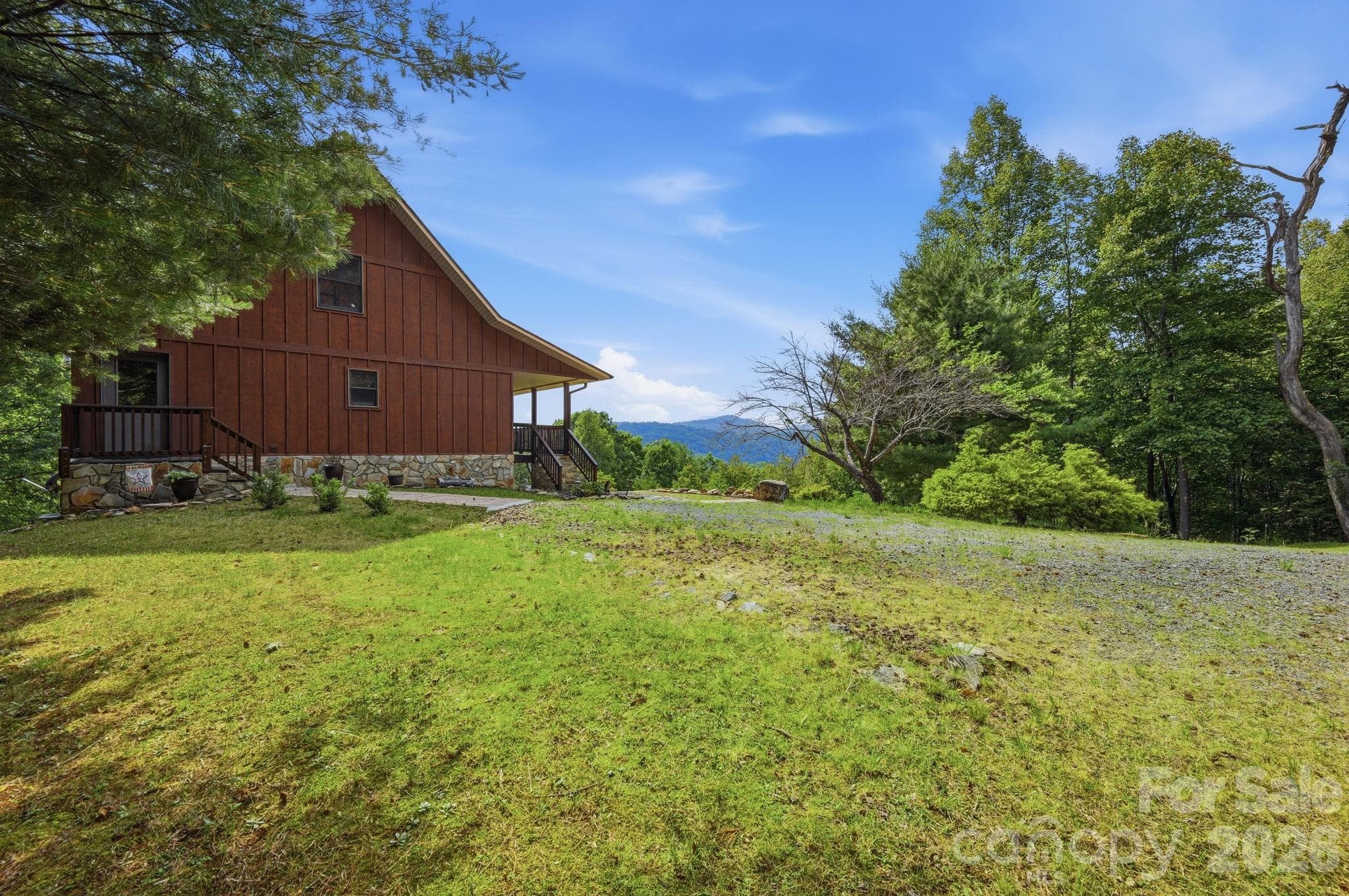 Level Yard - 605 Valley View Drive, Purlear