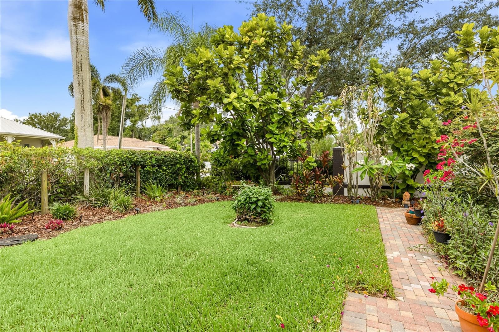 front sanctuary - 1625 1ST AVE E, BRADENTON