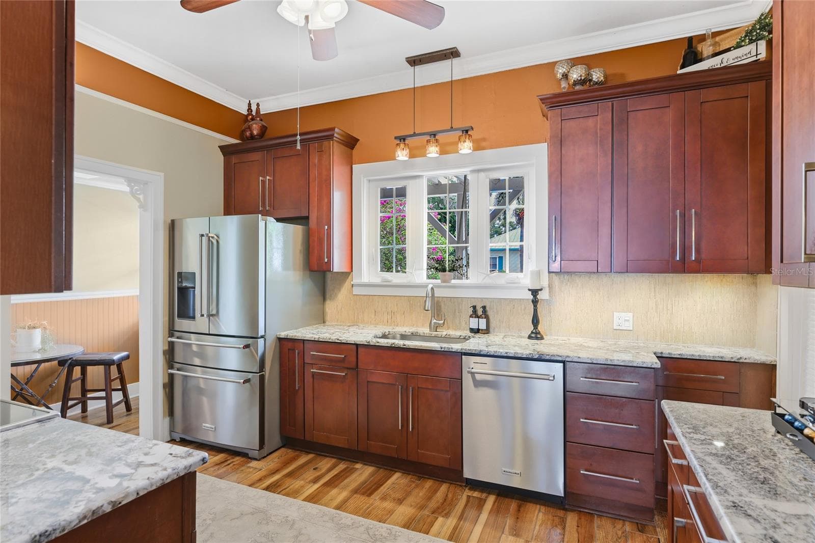 stunning kitchen - 1625 1ST AVE E, BRADENTON