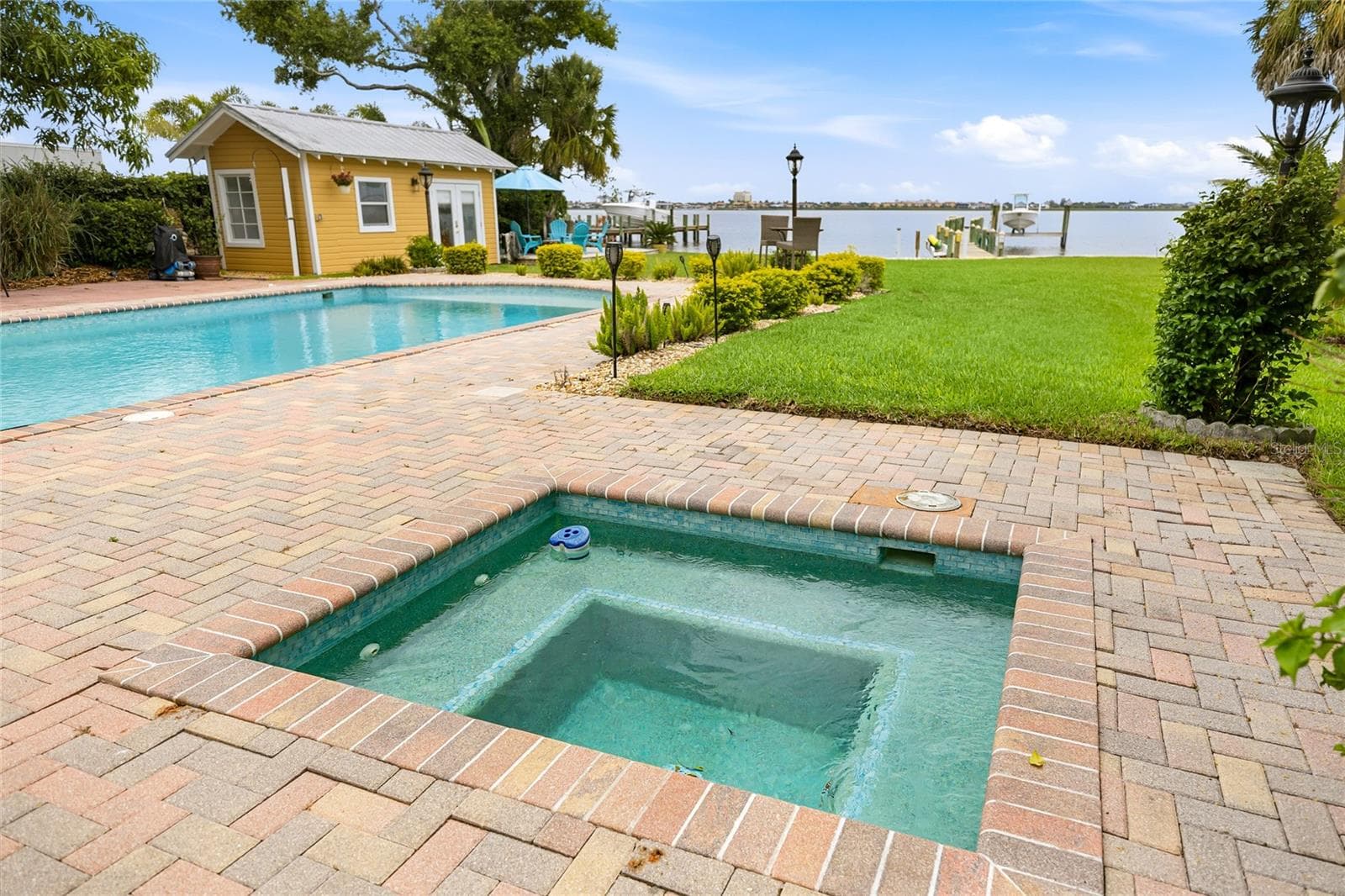 gas heated spa - 1625 1ST AVE E, BRADENTON