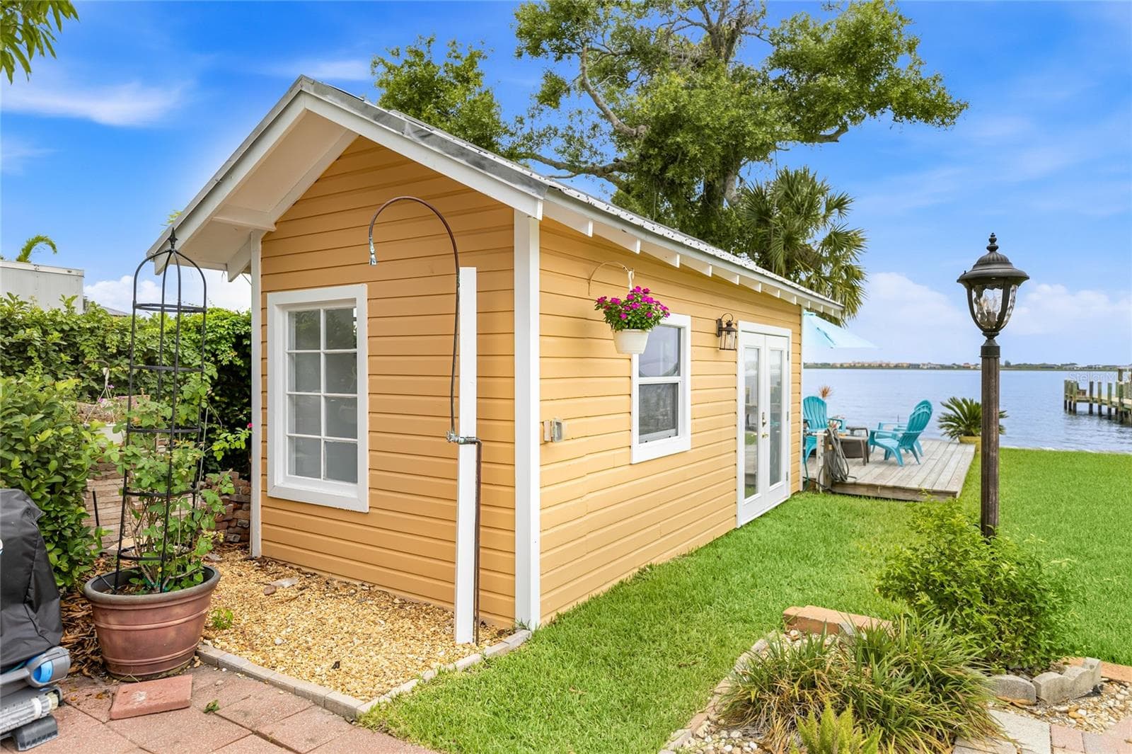 1 bed 1 bath cottage with window AC - 1625 1ST AVE E, BRADENTON