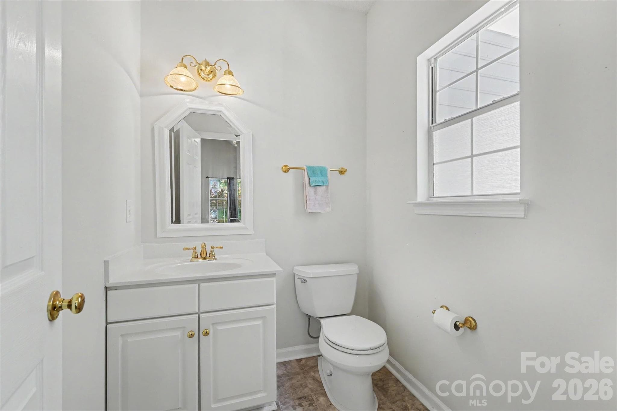 Single Family Residence at 11232 Laurel View Drive, Charlotte, photo 11 of 18