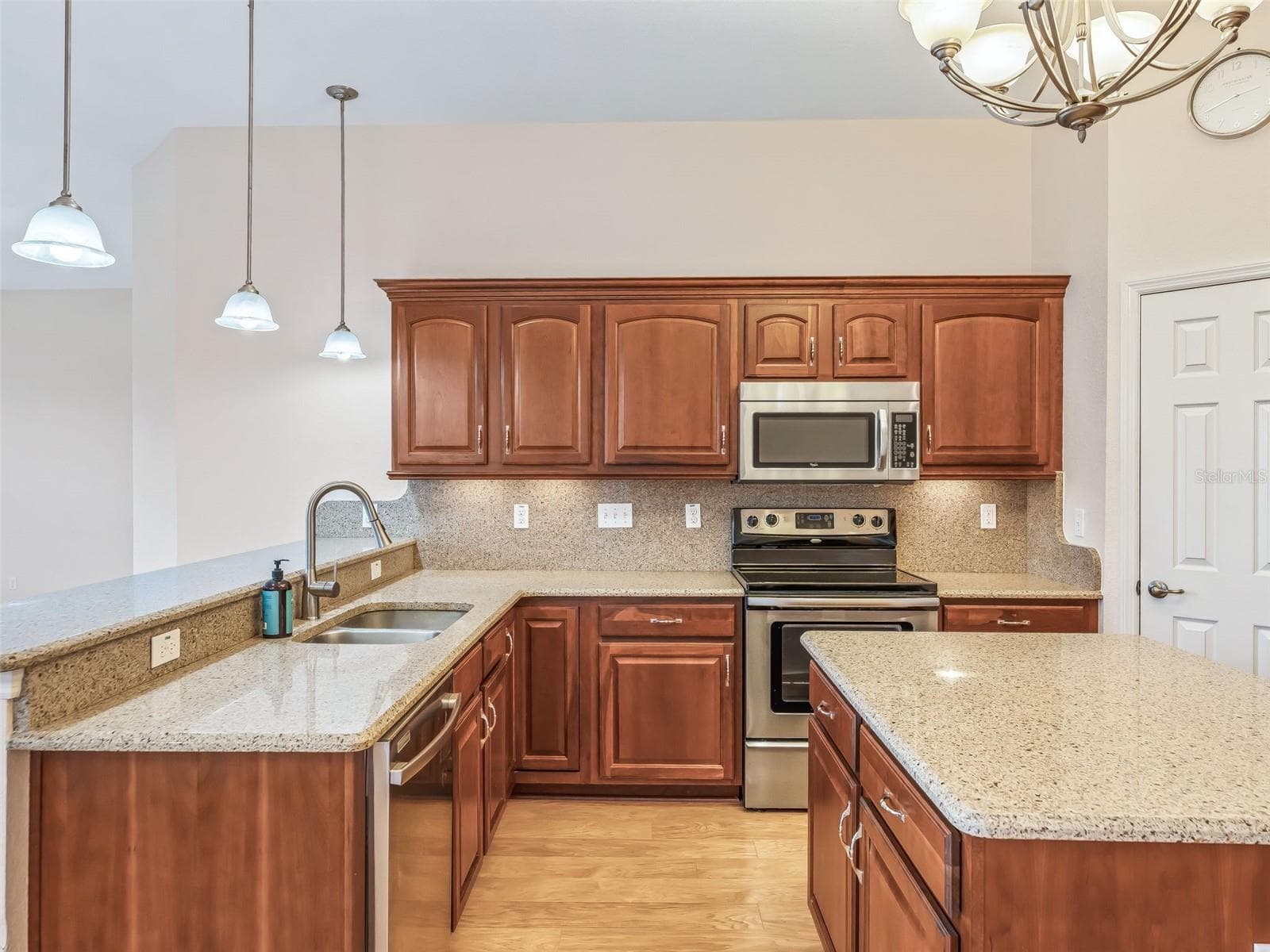 Quartz Countertops - 16887 SE 110TH COURT RD, SUMMERFIELD