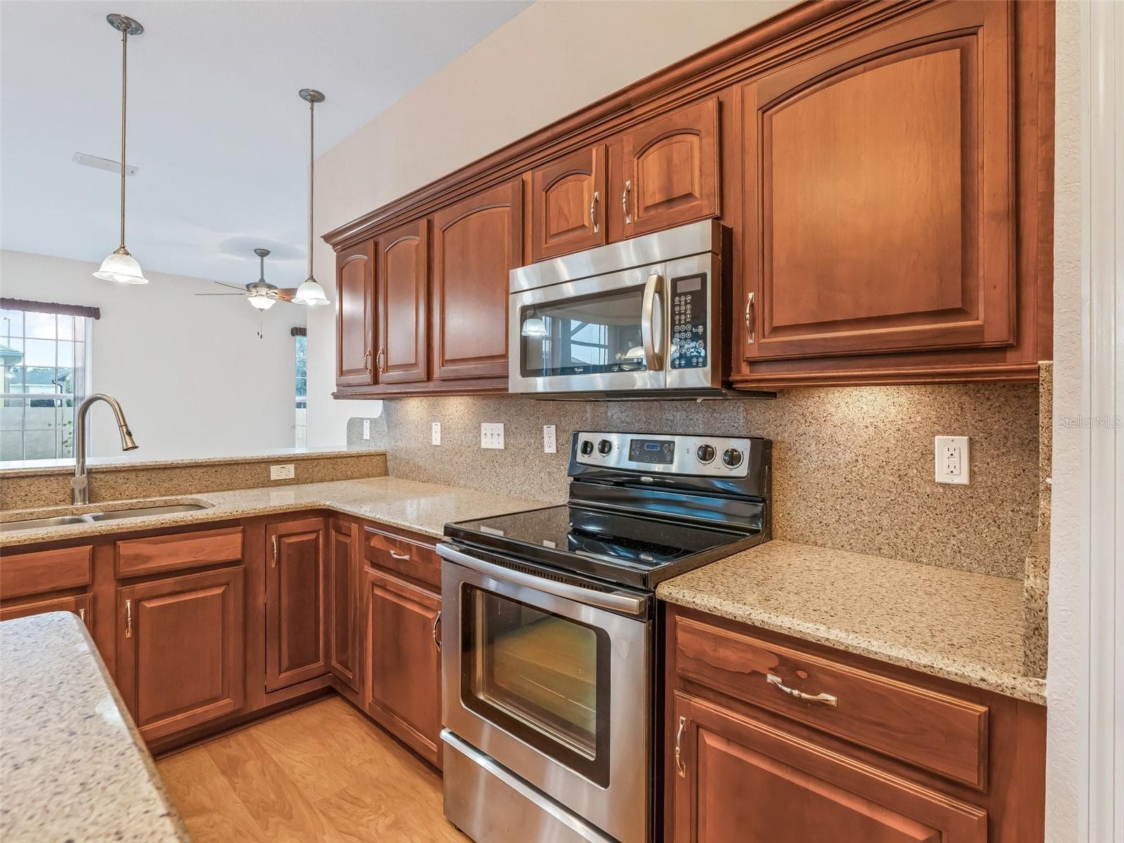 Beautiful Wood Cabinetry - 16887 SE 110TH COURT RD, SUMMERFIELD