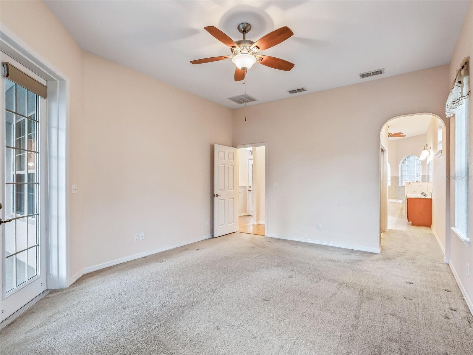 Primary Suite w/En Suite & 2 Walk in Closets - 16887 SE 110TH COURT RD, SUMMERFIELD