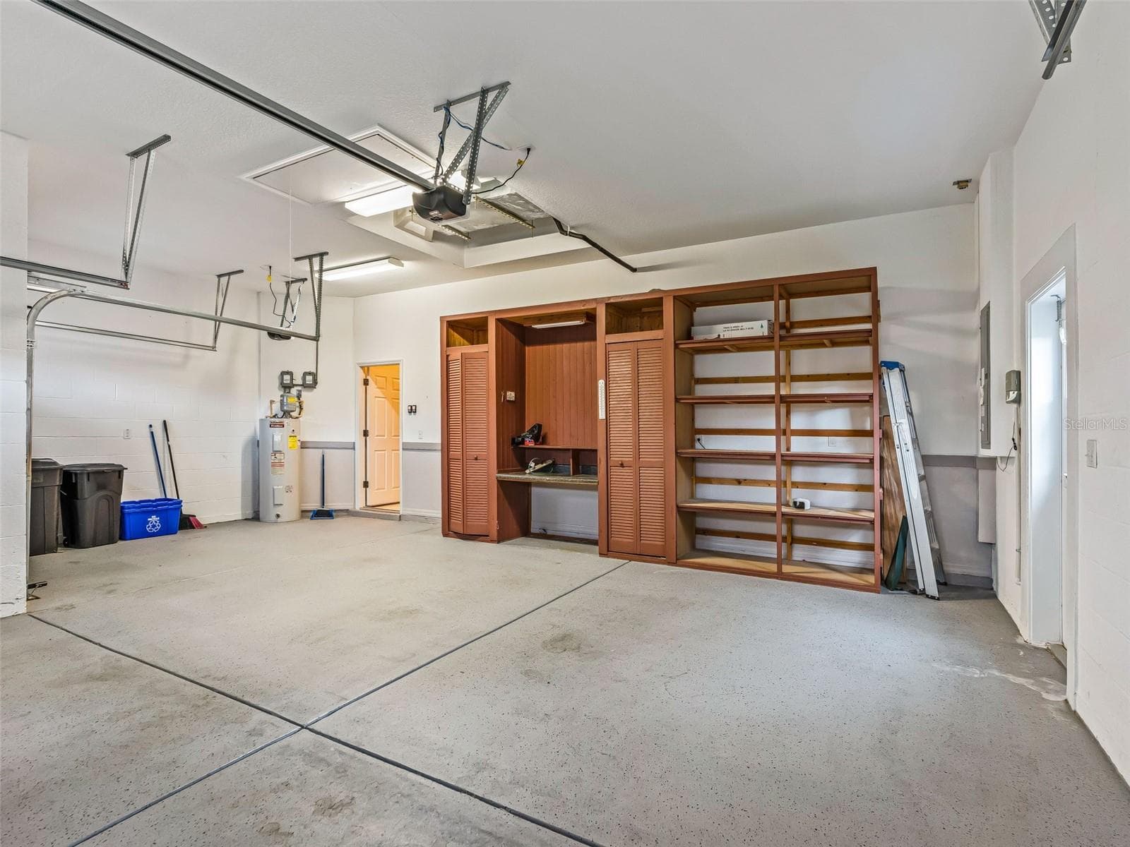 2 Car + Golf Cart Garage - 16887 SE 110TH COURT RD, SUMMERFIELD