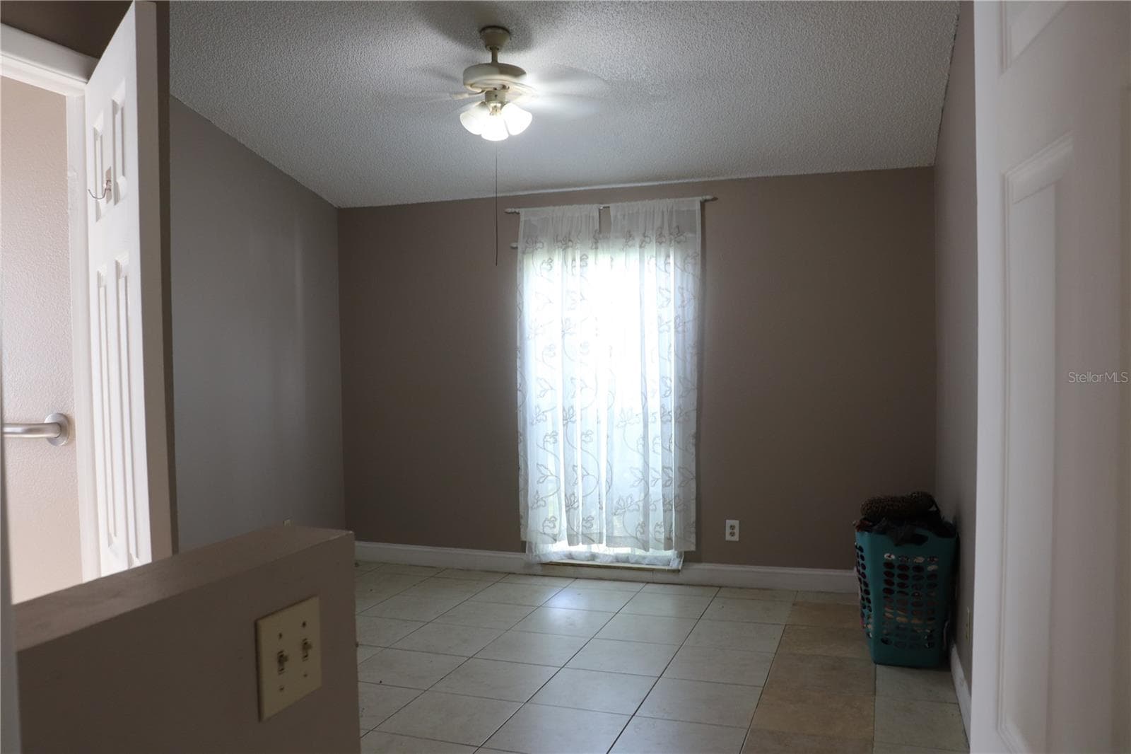Single Family Residence at 11012 BRIGHTSIDE DR, TAMPA, photo 5 of 16