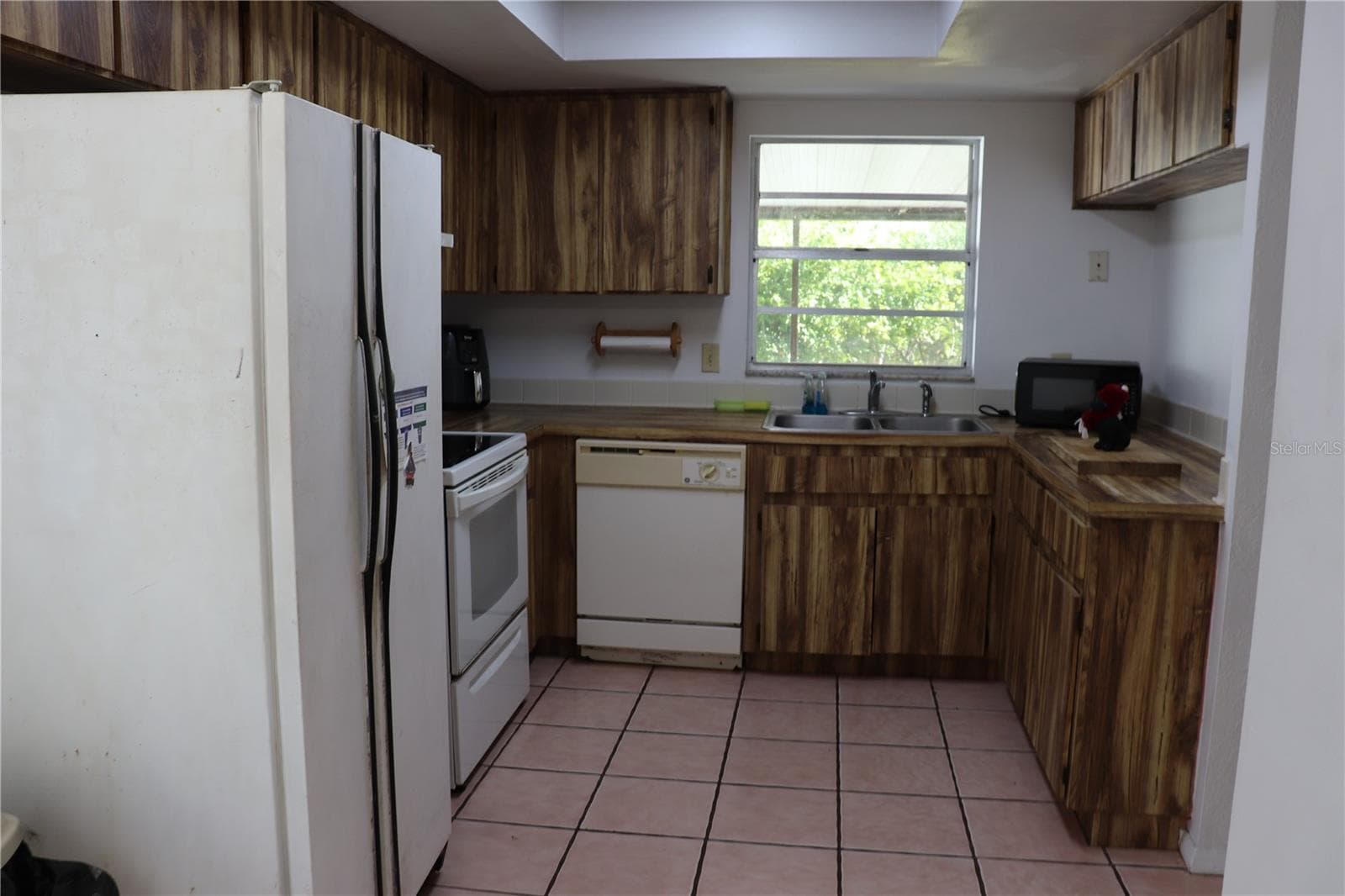 Single Family Residence at 11012 BRIGHTSIDE DR, TAMPA, photo 9 of 16