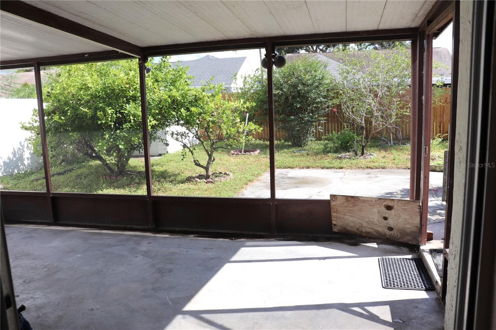 Single Family Residence at 11012 BRIGHTSIDE DR, TAMPA, photo 13 of 16