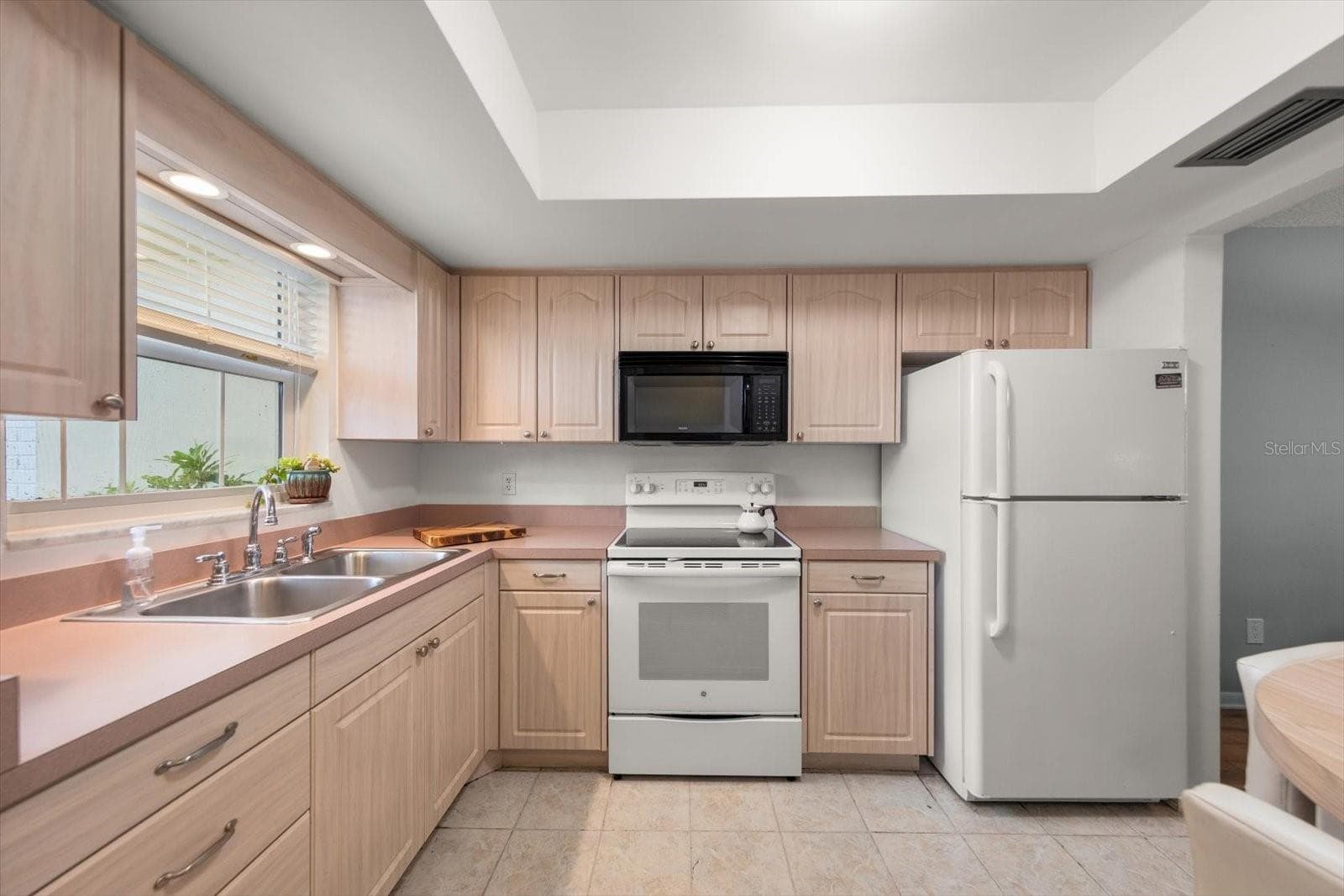 Villa at 1668 S LAKE AVE #2, CLEARWATER, photo 4 of 24