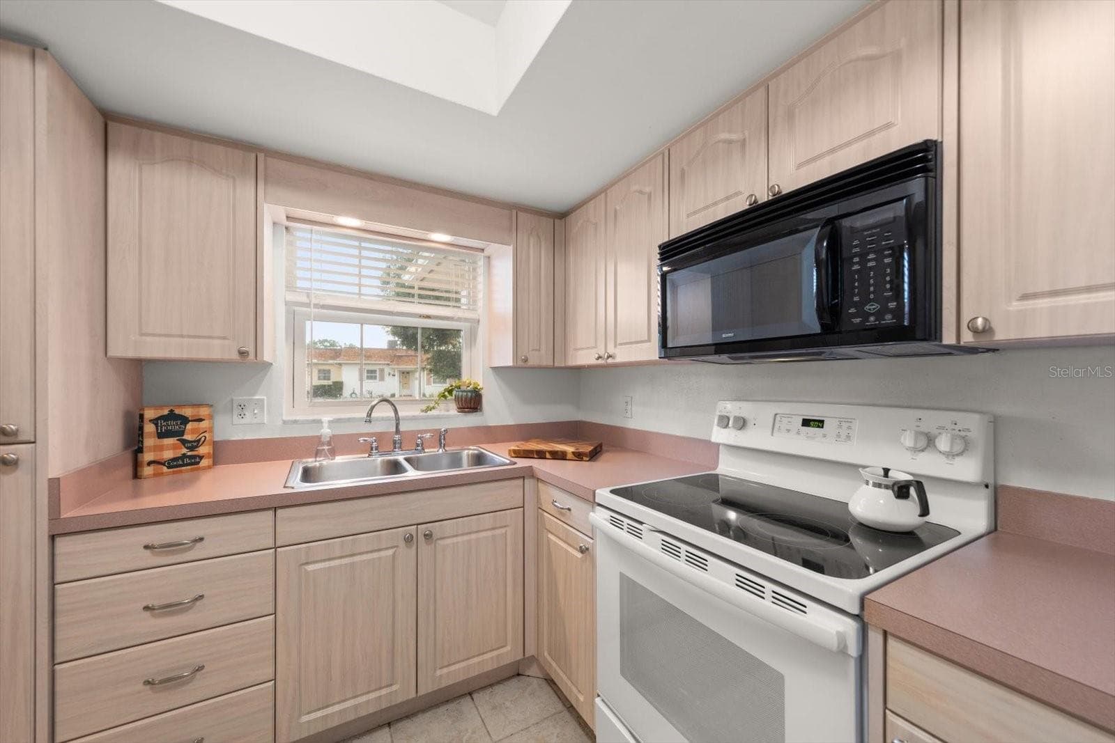 Villa at 1668 S LAKE AVE #2, CLEARWATER, photo 5 of 24