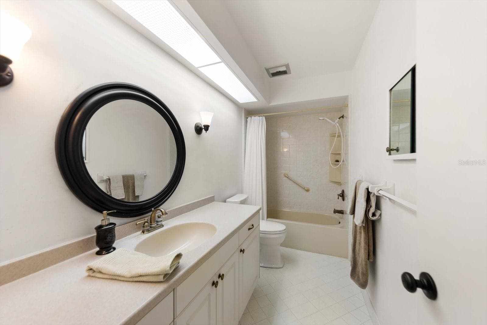 Villa at 1668 S LAKE AVE #2, CLEARWATER, photo 12 of 24