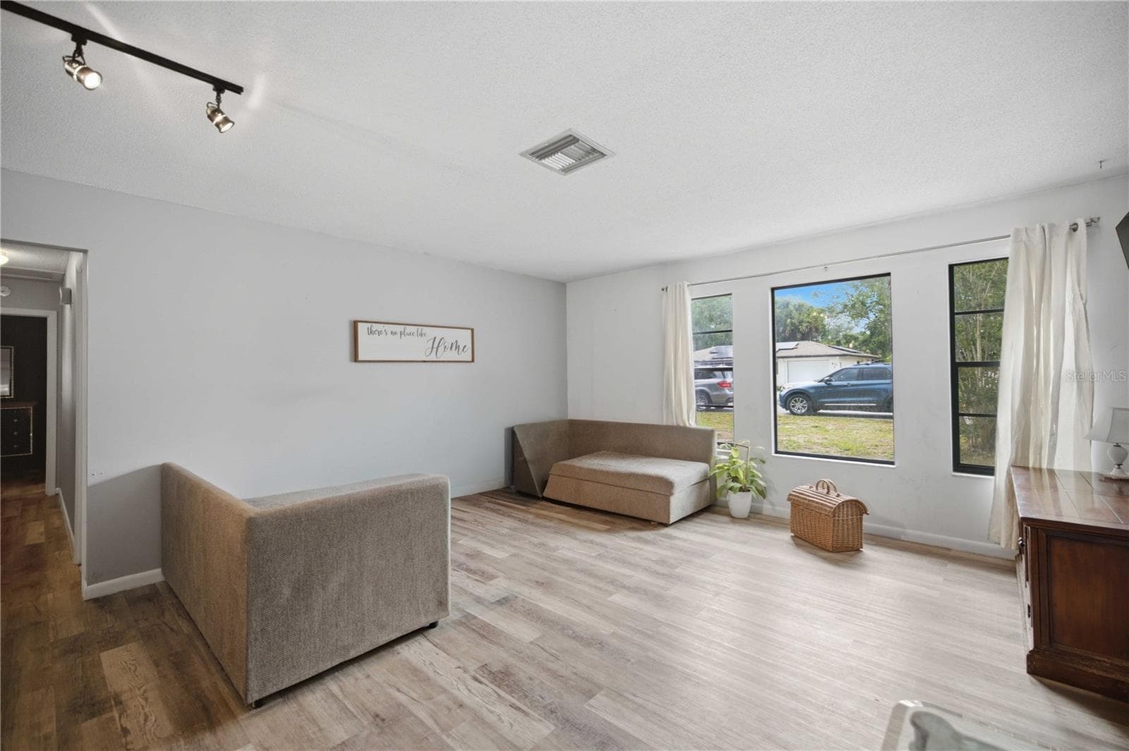 Single Family Residence at 477 SPRING LN, OCALA, photo 7 of 21