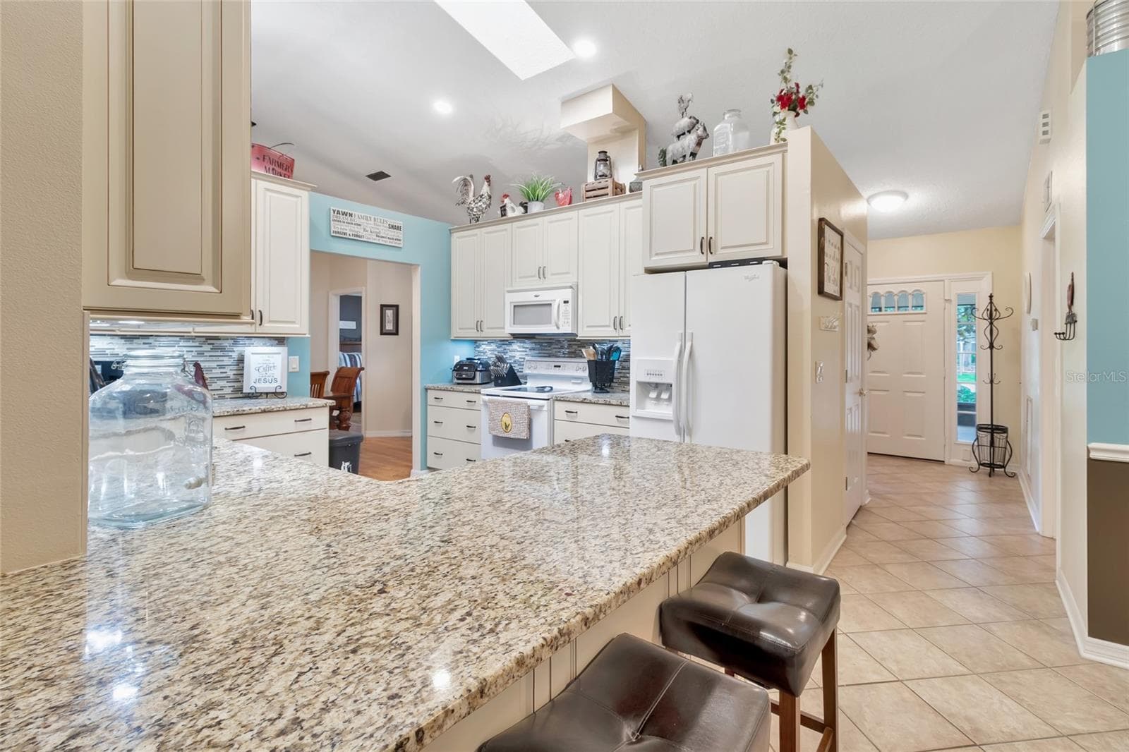 Single Family Residence at 21830 KING EDWARD CT, LEESBURG, photo 6 of 53
