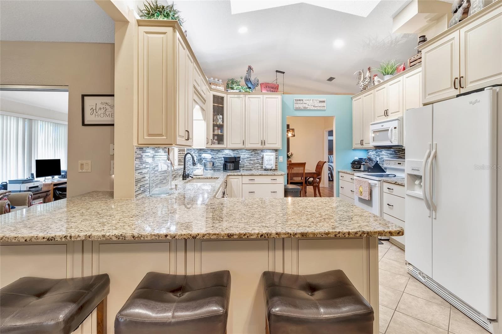 Single Family Residence at 21830 KING EDWARD CT, LEESBURG, photo 8 of 53