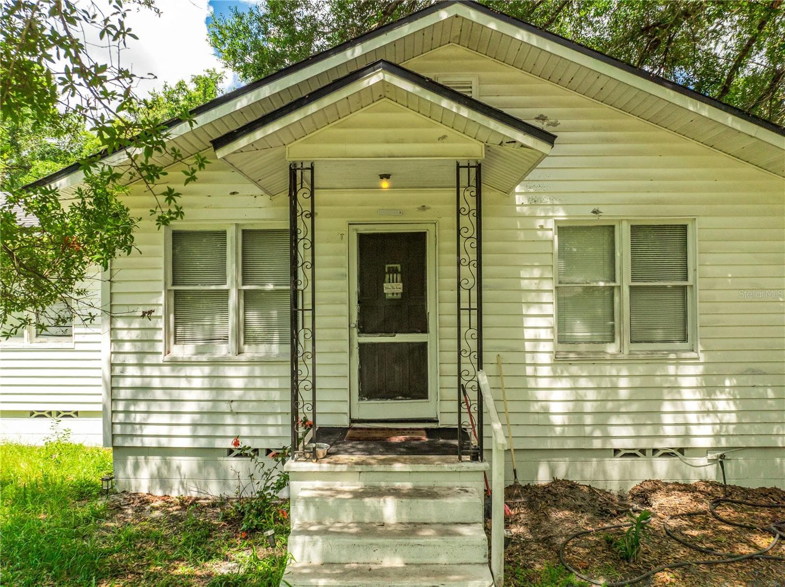 Single Family Residence at 2536 MAGNOLIA AVE, SANFORD, photo 2 of 40