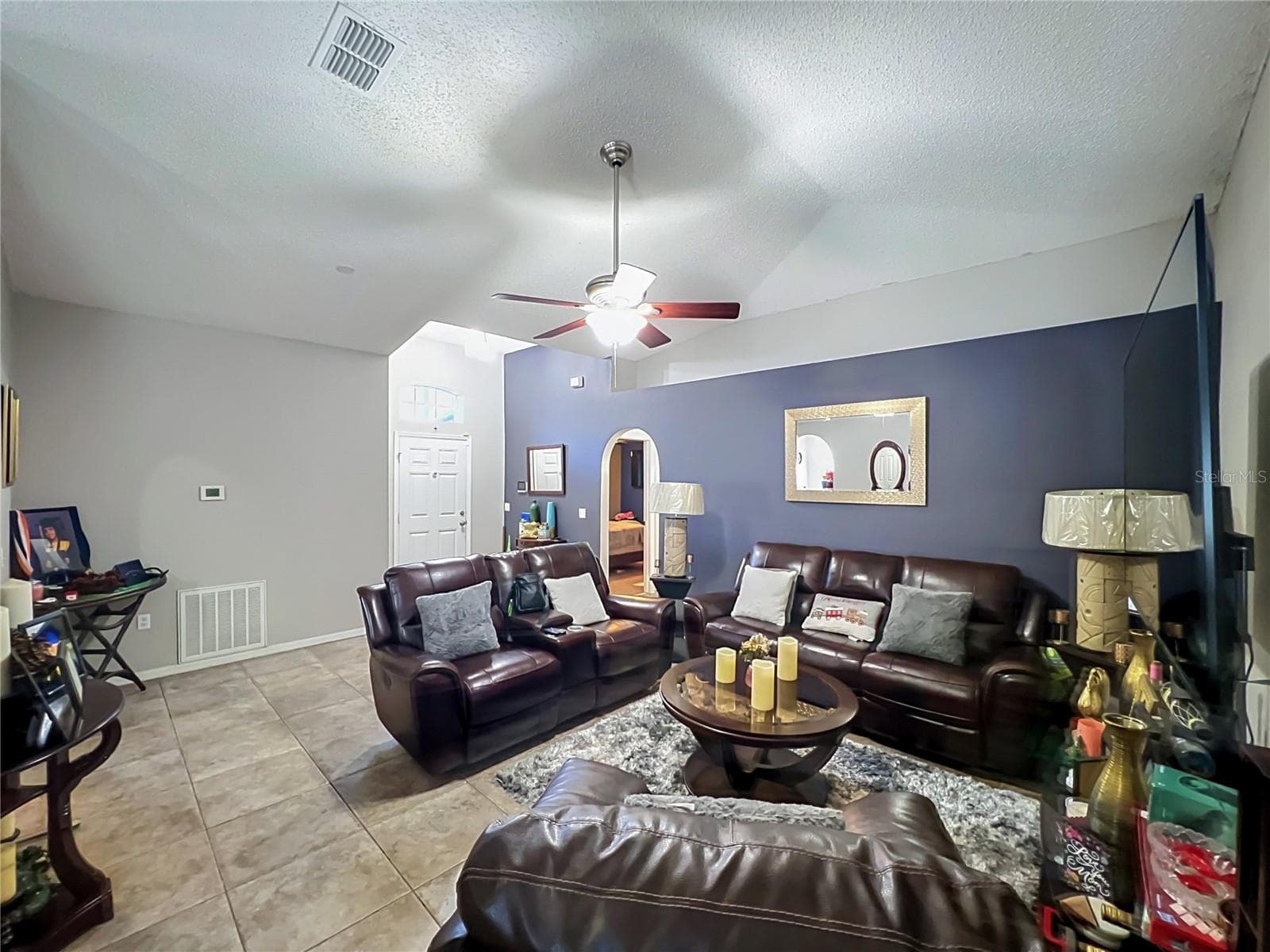 Single Family Residence at 2131 CORNER SCHOOL DR, ORLANDO, photo 6 of 24