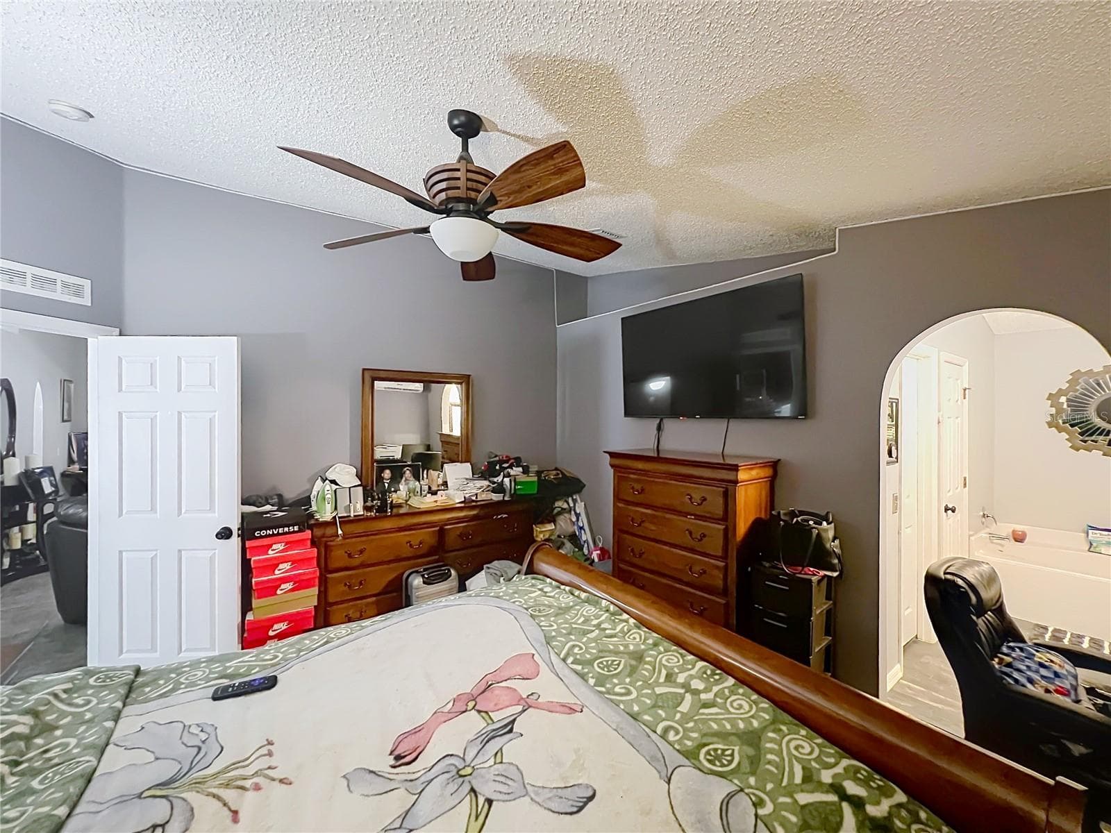 Single Family Residence at 2131 CORNER SCHOOL DR, ORLANDO, photo 15 of 24
