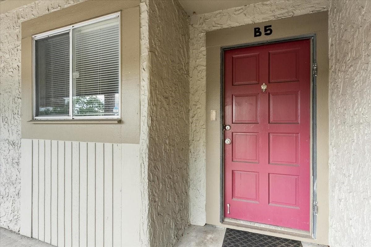 Condominium at 6332 NEWTOWN CIR #32B5, TAMPA, photo 21 of 39