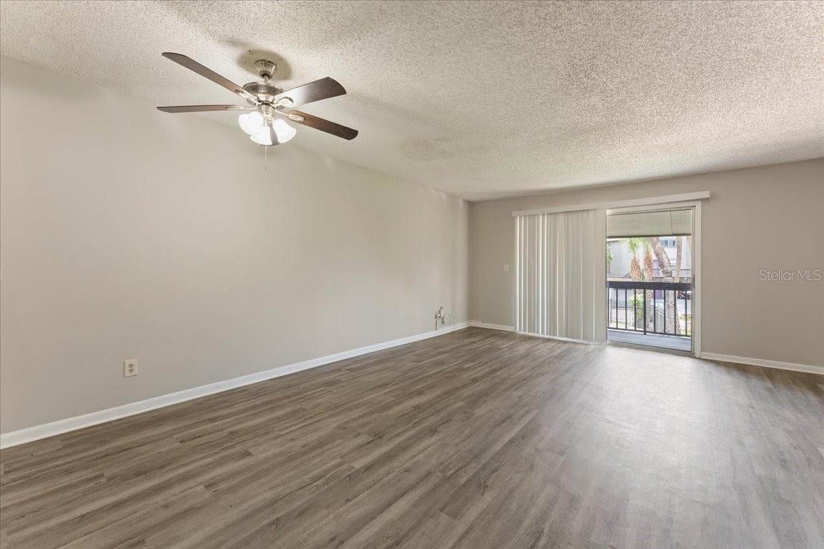 Condominium at 6332 NEWTOWN CIR #32B5, TAMPA, photo 6 of 39