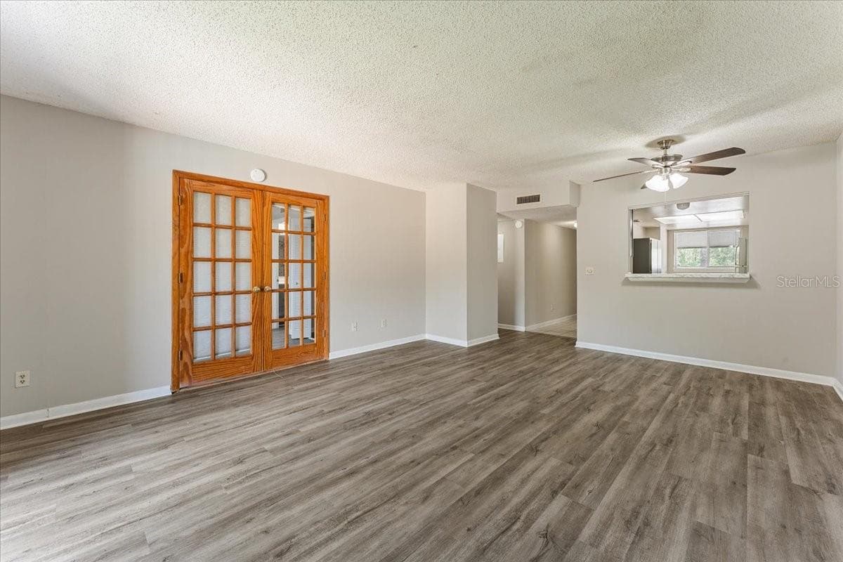 Condominium at 6332 NEWTOWN CIR #32B5, TAMPA, photo 8 of 39